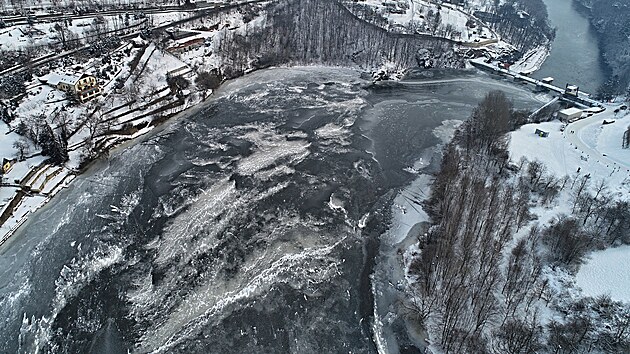 Ledov jevy na vodnch tocch.