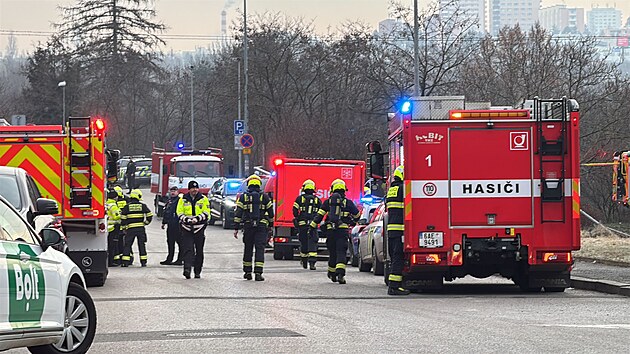 Hasii zasahuj u poru autovrakovit v prask Michli. (10. nora 2025)