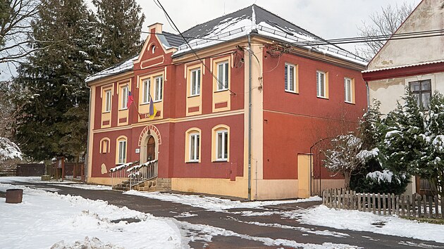 Obyvatel obce Okna hlasovali v referendu o osudu mstn koly. (15. nora 2025)