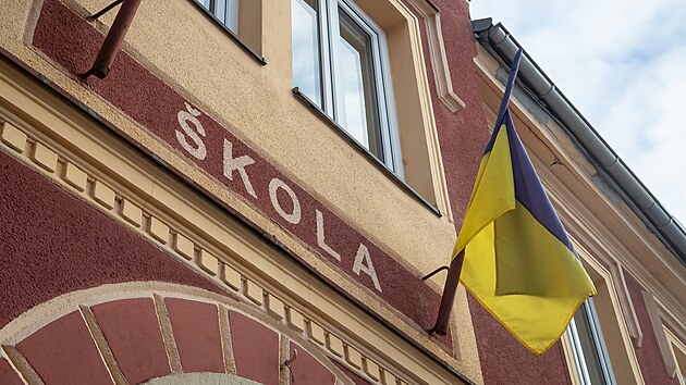 Obyvatel obce Okna hlasovali v referendu o osudu mstn koly. (15. nora 2025)