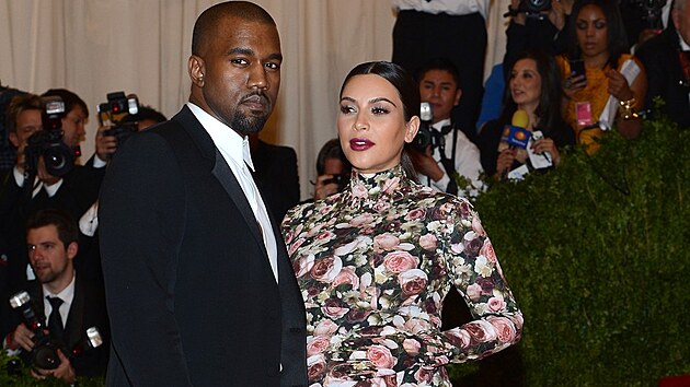 Mnoz Kim v atech, kter vynesla na Met Gala v roce 2013, pirovnvali k pohovce.