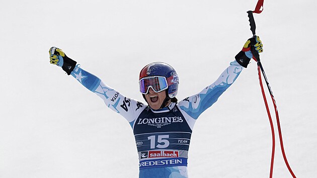 Americk� ly�a�ka Lauren Macugaov� na MS slav� triumf ve sjezdu pro kombinaci dvojic.