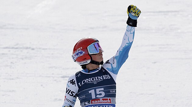 Americk� ly�a�ka Lauren Macugaov� na MS slav� triumf ve sjezdu pro kombinaci dvojic.