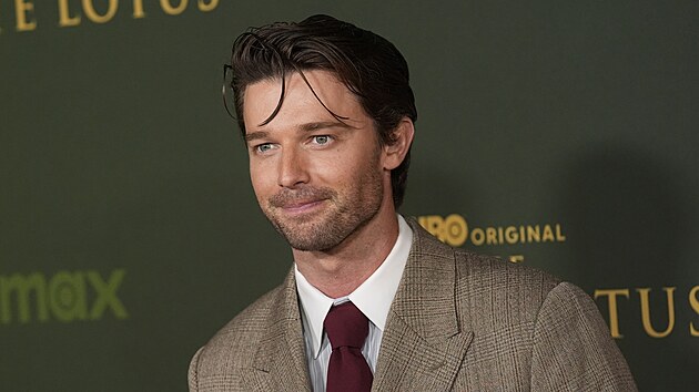 Patrick Schwarzenegger na premi��e t�et� �ady seri�lu B�l� lotos v Los Angeles (10. �nora 2025)