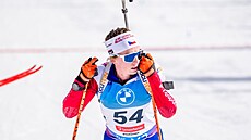 Jessica Jislová v cíli stíhacího závodu na MS v Lenzerheide.