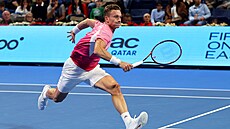 Jií Leheka v úvodním kole turnaje ATP v Dauhá.