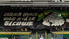 Choreo vsetínských fanou�k� v derby se Zlínem.