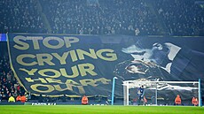 Choreo fanou�k� Manchesteru City p�ed utkáním s Realem Madrid.