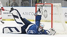 Ekvilibristický zákrok Adama Brízgaly z Kladna proti Hradci králové.