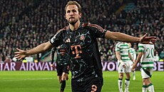 Harry Kane z Bayernu Mnichov slaví gól proti Celtiku.
