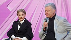 P�edsedkyn� strany Ba�kiv��ina, poslankyn� Julija Tymo�enková a p�edseda strany...