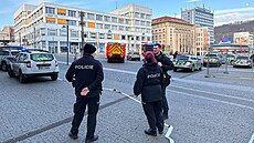 Policisté prov��ují bombu nahlá�enou �SOB v Ústí nad Labem