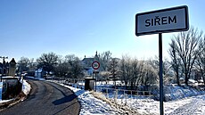 Siem je malá vesnice na hranici lounského okresu, stojí zde zhruba edesát...