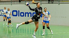 Klára Kubálková zakonuje pi zápase s Porubou.