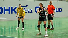 Anna Kubálková se chystá na sedmimetrový hod.