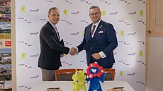 Smlouvu o spolupráci podepsal generální komisa� �eské ú�asti Ond�ej So�ka...
