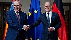 N�mecký kanclé� Olaf Scholz a armenský premiér Nikol Pa�injan na Mnichovské...