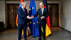 N�mecký kanclé� Olaf Scholz a armenský premiér Nikol Pa�injan na Mnichovské...