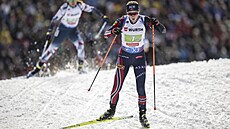 JEN TO VÍC NEPOKAZIT. Maren Kirkeeideová p�i svém debutu ve smí�ené �tafet� na...