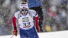 Jessica Jislová v husté chumelenici na trati sprintu v Lenzerheide.