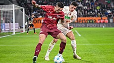 Lipský úto�ník Benjamin �e�ko se sna�í zpracovat mí� p�ed Cedricem Zesigerem z...