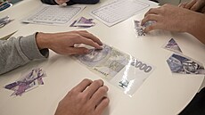 D�ti z d�tských domov� si na Fakult� managementu a ekonomiky Univerzity Tomá�e...