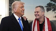 Americký prezident Donald Trump s americkým u�itelem propu�t�ným z ruského...