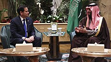 Saúdský korunní princ Muhammad bin Salmán p�i setkání s americkým ministrem...