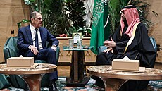 Saúdský korunní princ Muhammad bin Salmán p�i setkání s ruským ministrem...
