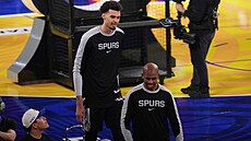 Chris Paul a Victor Wembanyama na dovednostní sout�i.