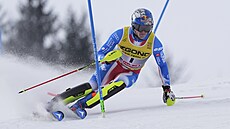 Clement Noël b�hem prvního kola slalomu v Saalbachu.