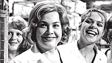 Jako vedoucí skladu se pedstavila ve filmu Holky z porcelánu (1974).