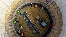 Silni�á�i v Brn� hloubí pr�zkumnou �tolu k budoucímu tunelu Vinohrady. (19....