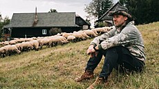 Ján La�ák v místech, kde by se m�la stav�t vodní elektrárna