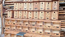 V lesích Pelh�imovska se za�aly objevovat nové pta�í budky. P�edseda spolku...