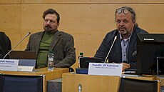 1. nám�stek hejtmana Ji�í Kulhánek a vlevo sedící Marek Hartych, generální...