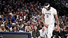 Anthony Davis si p�i premié�e za Dallas poranil t�íslo.