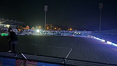 Prvoligový zápas Karviná - Sparta provázely výpadky proudu.