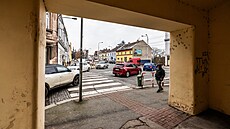 Na kiovatce Praské tídy a Zelené ulice v hradeckých Kuklenách by mly...