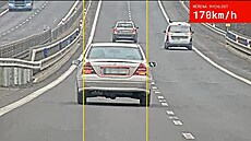 �idi�, který jel z Ostrova do Karlových Var� rychlostí 170 km/h, p�i�el...