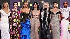 Móda na cenách BAFTA v Londýn (16. února 2025)