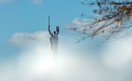 Ukrajinská Matka vlast nad Kyjevem (17. února 2025)