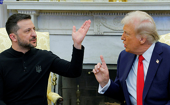 Hádka v Bílém dom�. Americký prezident Donald Trump vzru�en� diskutuje s...