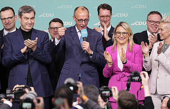 Friedrich Merz (uprosted) bhem prvního povolebního projevu ve tábu CDU/CSU...