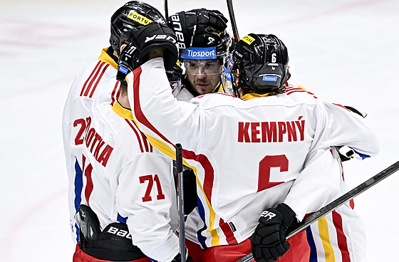 Hrá�i Sparty se radují z gólu proti Liberci.