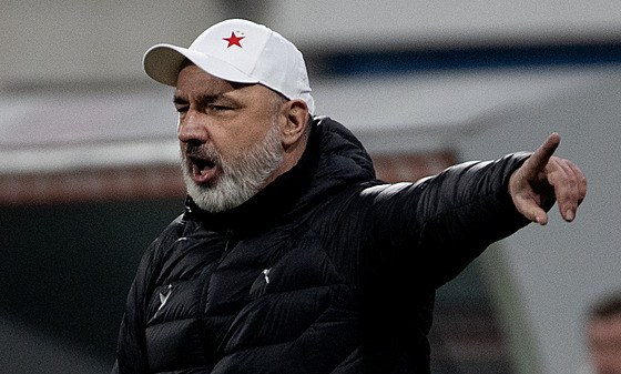 Trenér Slavie Jind�ich Trpi�ovský b�hem utkání proti Plzni