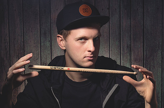 Samuel Palán si zahrál s Abraxas, Mirem majdou i Olgou Lounovou. Te sedá za...