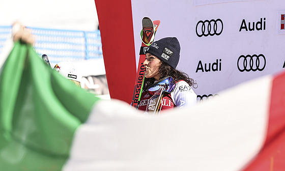 Italská ly�a�ka Federica Brignoneová jako vít�zka ob�ího slalomu v Sestriere