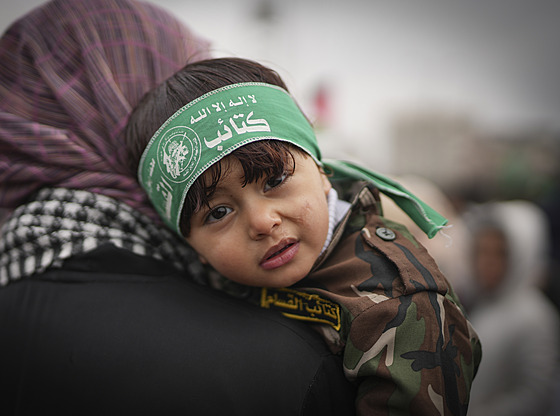 Hamás pedal ervenému kíi v rámci dohody o pímí dalí izraelské rukojmí....