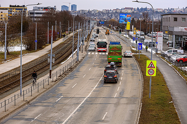 Jihomoravtí silniái chystají opravu tíkilometrového úseku silnice v...